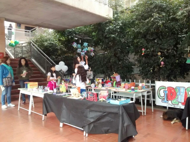 ARTE Y CIUDAD: CONMEMORANDO 10 AÑOS DEL COLEGIO CARLOS PIZARRO EN BOGOTÁ