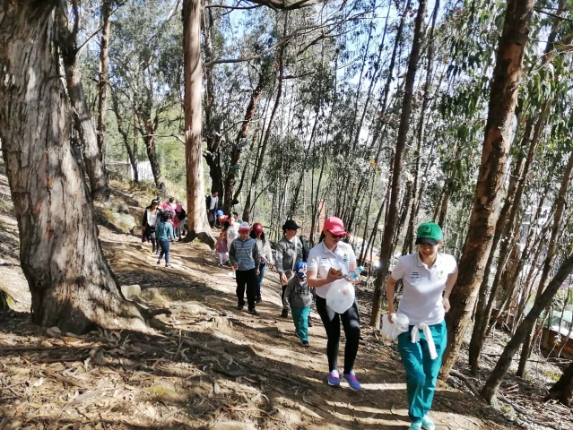 Familias con Bienestar de Sogamoso realizaron caminata saludable por la recreación sana