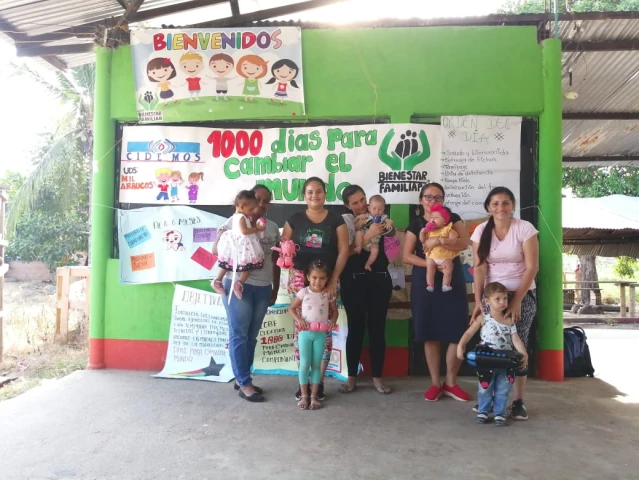 ICBF Y CIDEMOS: las familias araucanas aprenden ejercicios de afecto para el desarrollo temprano de niños y niñas.