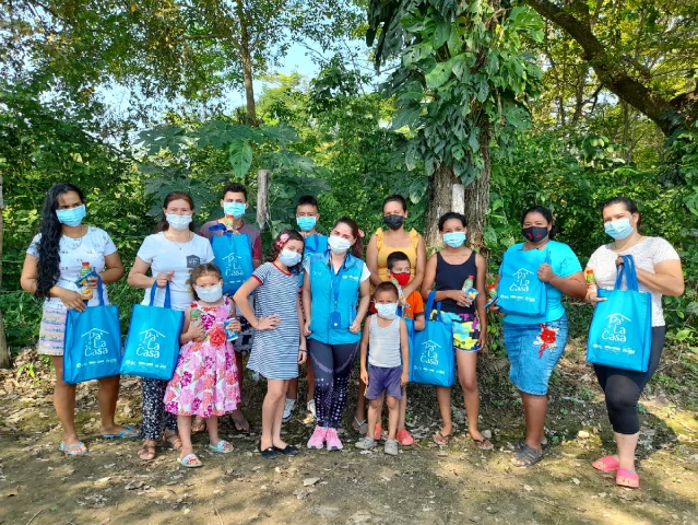 ENTREGA DE 150 KITS PARA LAS NUEVAS FAMILIAS DEL PROYECTO COMUNIDADES TEJEDORAS DE PAZ EN ARAUQUITA Y FORTUL