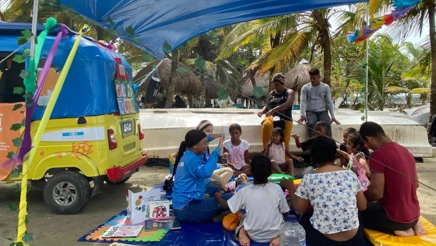 NIÑAS Y NIÑOS APRENDEN CON LA CHIQUIPIO DE UNICEF Y CIDEMOS: EL VEHÍCULO DEL DESARROLLO INFANTIL EN NECOCLÍ